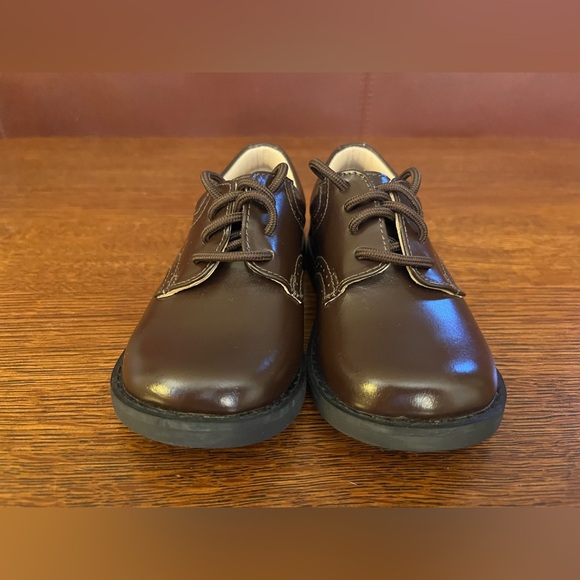 Classic Brown Kids Shoes - Picture 4 of 8